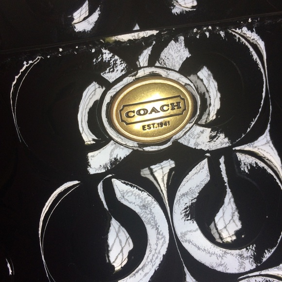 Coach - Picture 2 of 6